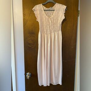 Cinema Etoile Vintage Elegant Light Pink Lace and Satin Lingerie Night Slip
